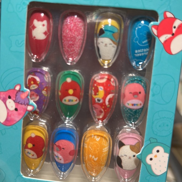 NIB Original Squishmallows PRESS-ON NAILS SET OF 24 LIMITED EDITION - Picture 4 of 4